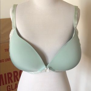 Barely worn torrid 40DDD bra